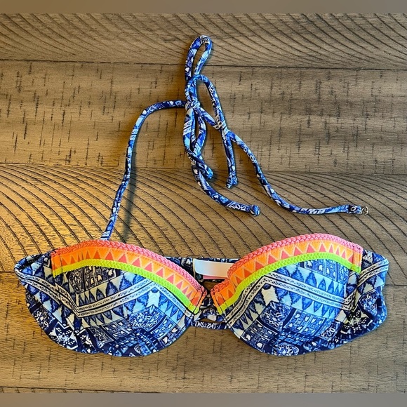 Victoria's Secret Bikini Size Small/34A Gorgeous colors!! - Picture 2 of 8